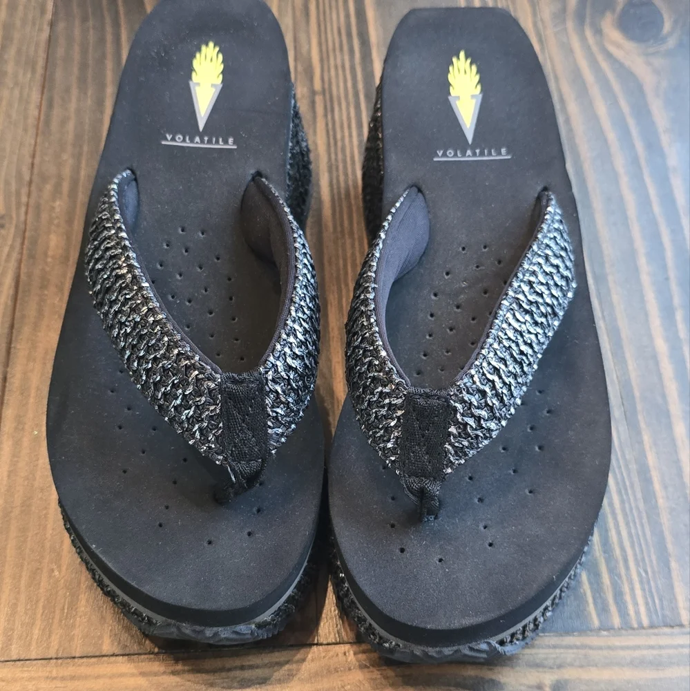 Volatile Women's Black Sandals - Picture 2 of 10